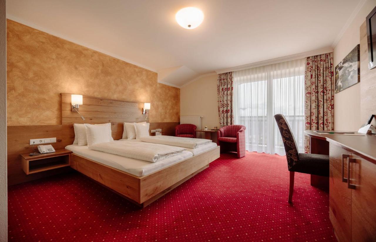 Hotel Waldfrieden Шладминг Экстерьер фото