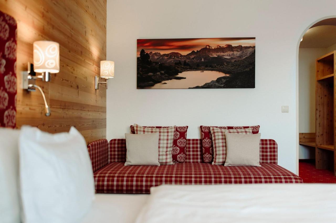 Hotel Waldfrieden Шладминг Экстерьер фото