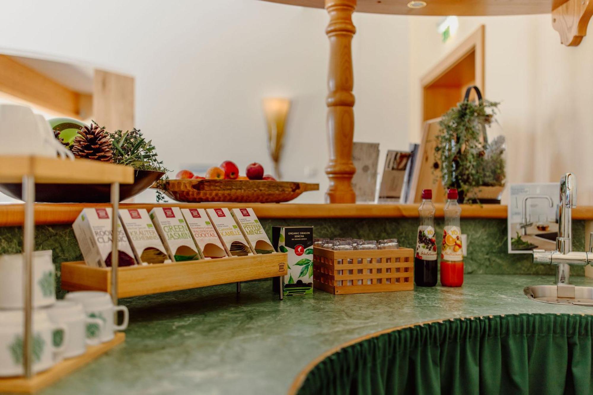 Hotel Waldfrieden Шладминг Экстерьер фото